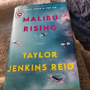 Malibu Rising by Taylor Jenkins Reid